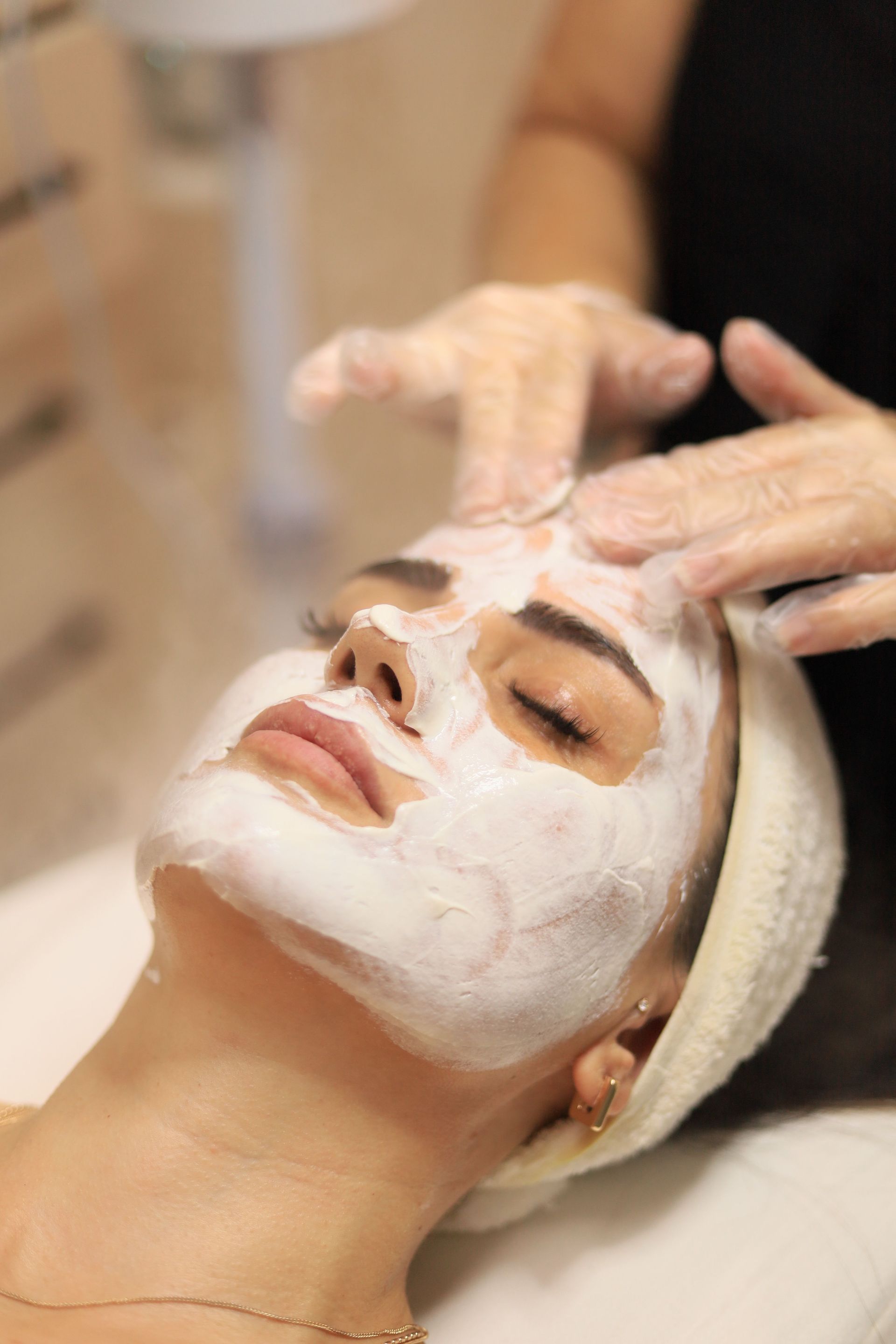 Indulge in a relaxing luxury facial treatment at a spa in Istanbul, Türkiye.